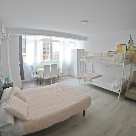 Mesonhomes Suites Center - Stay & Work กรานาดา ภายนอก รูปภาพ
